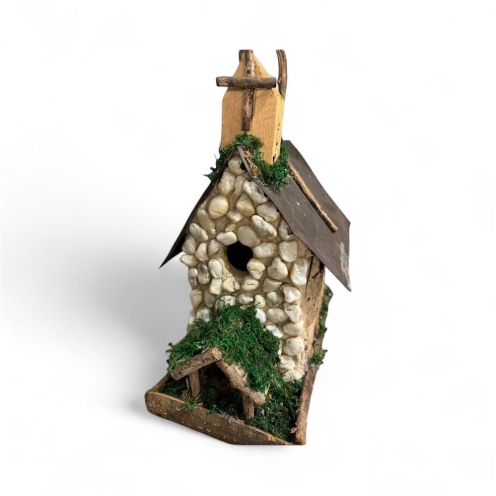 Vintage Handmade Birdhouse 🐦